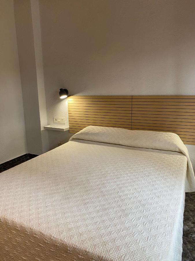 Hotel Rural Cal Amadeu Vilanova de Escornalbou Exteriör bild