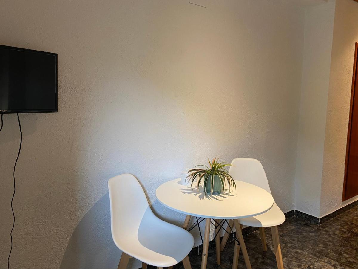 Hotel Rural Cal Amadeu Vilanova de Escornalbou Exteriör bild